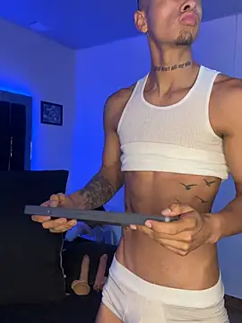 Snapshot of willclayy chatting on May 2026 10:42:01 AM willclayy online show from May 2026 10:42:01 AM