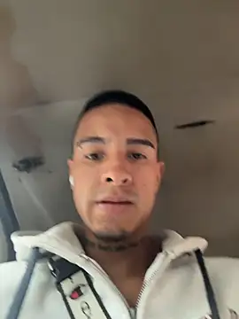 Snapshot of willclayy chatting on May 2026 11:51:02 AM willclayy online show from May 2026 11:51:02 AM