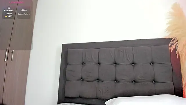 hanna-baker01 online show from June 2026 02:44:02 PM