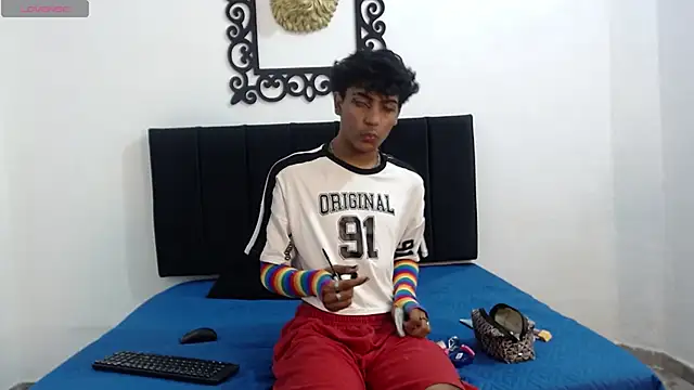 SinBoy  online show from April 2026 12:43:01 PM