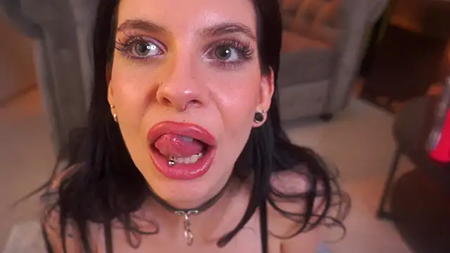 LylithMoon online show from April 2026 01:42:02 AM