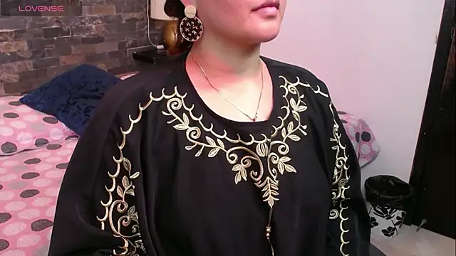 jhanvi umarani online show from April 2026 07:07:02 PM