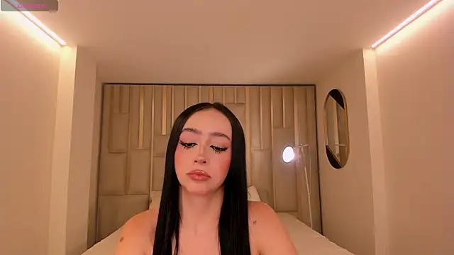 PaulineSanz online show from June 2026 07:07:01 PM