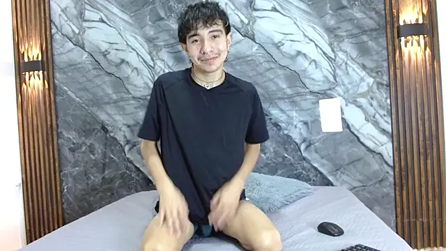 Snapshot of NoahWalker__ chatting on April 2026 02:14:01 AM NoahWalker online show from April 2026 02:14:01 AM