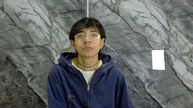 Snapshot of NoahWalker__ chatting on May 2026 11:07:02 AM NoahWalker online show from May 2026 11:07:02 AM
