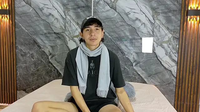 Snapshot of NoahWalker__ chatting on May 2026 11:05:01 AM NoahWalker online show from May 2026 11:05:01 AM