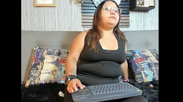 Luna  Cortez online show from May 2026 12:54:02 PM