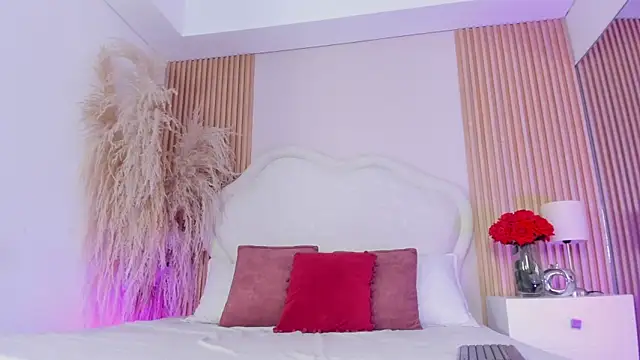 Luna vans online show from April 2026 07:40:02 PM