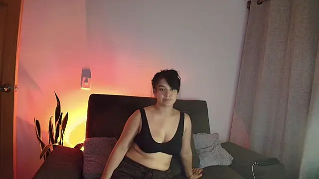 Alyssa and DAngelo online show from June 2026 01:17:01 AM
