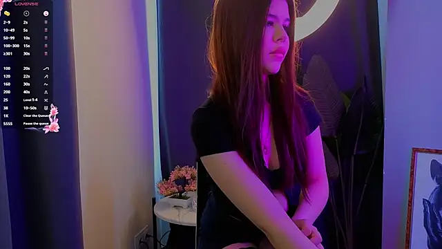 SimonneLacross online show from April 2026 06:17:02 AM