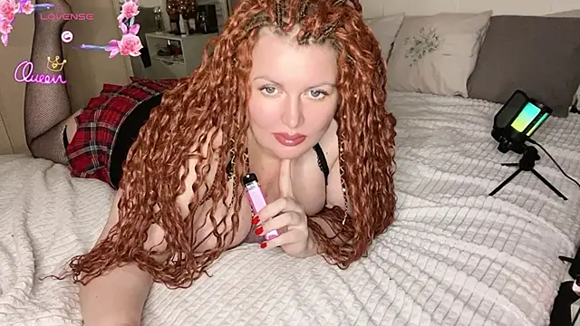 Crimson-Flame online show from April 2026 08:33:01 PM