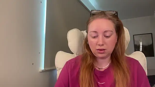 Snapshot of arielsweetieee chatting on May 2026 06:20:02 AM arielsweetieee online show from May 2026 06:20:02 AM