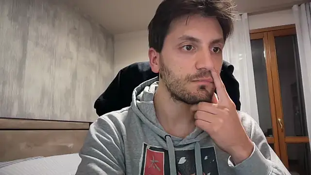 italianass94 online show from April 2026 06:42:01 PM