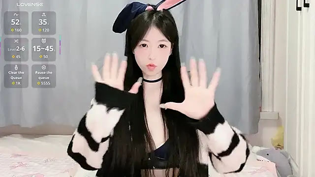 XiaoMei-iiiiii online show from April 2026 05:30:01 PM