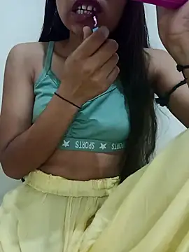 Snapshot of Riya_rani7 chatting on April 2026 01:23:01 PM Riya rani7 online show from April 2026 01:23:01 PM