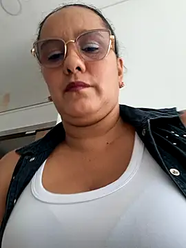 Snapshot of Samanta-42 chatting on May 2026 01:40:01 PM Samanta-42 online show from May 2026 01:40:01 PM