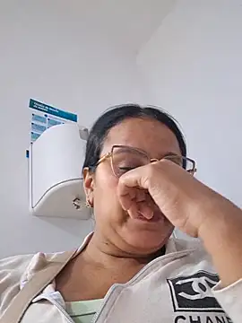 Snapshot of Samanta-42 chatting on May 2026 03:24:01 AM Samanta-42 online show from May 2026 03:24:01 AM