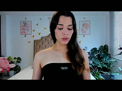 bella grego online show from April 2026 06:10:01 PM