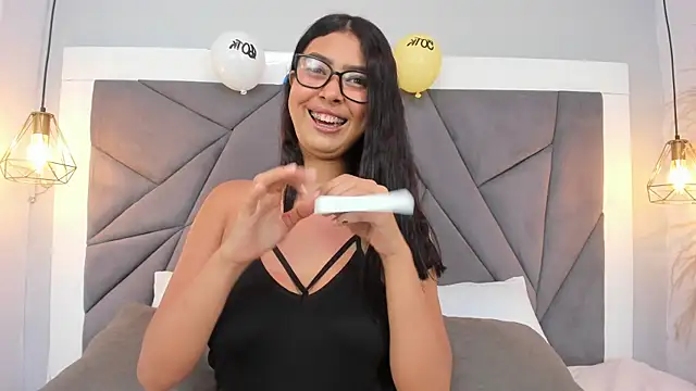 TaniaSevillano online show from June 2026 12:39:02 AM