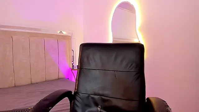 DaniaMiller  online show from April 2026 01:07:02 AM