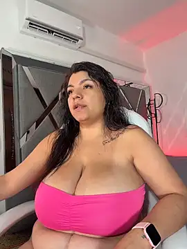 Snapshot of DaniaMiller_ chatting on June 2026 12:06:01 AM DaniaMiller online show from June 2026 12:06:01 AM