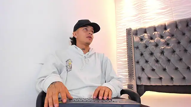 Joseph vans2 online show from April 2026 03:31:02 AM