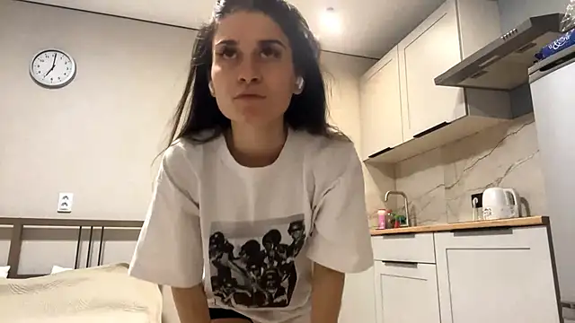 honeydroop online show from April 2026 02:32:02 PM