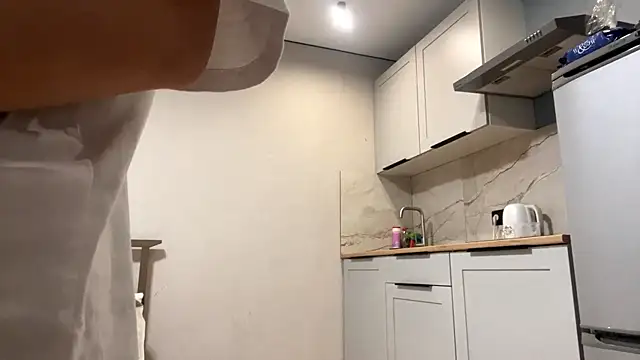 honeydroop online show from April 2026 07:07:02 PM