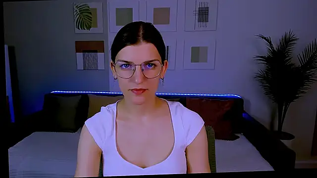 AnnaThorne online show from May 2026 04:17:02 AM
