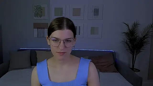 AnnaThorne online show from May 2026 03:45:01 AM