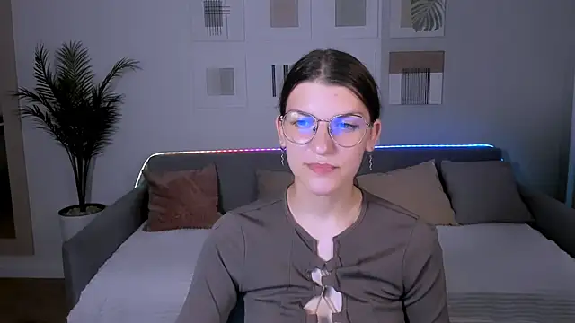 AnnaThorne online show from May 2026 10:47:01 AM