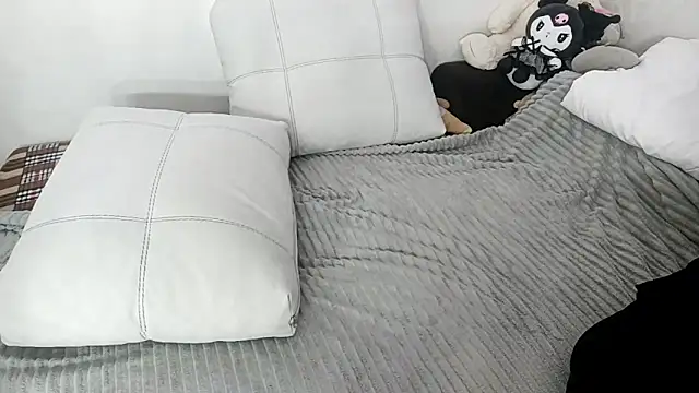 PollyFesta online show from April 2026 07:07:02 PM