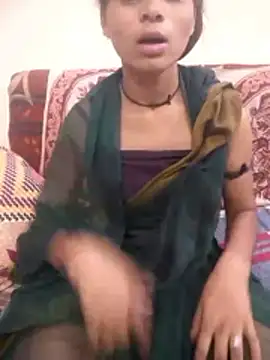 Snapshot of Kamini_rani chatting on April 2026 01:42:02 AM Kamini rani online show from April 2026 01:42:02 AM