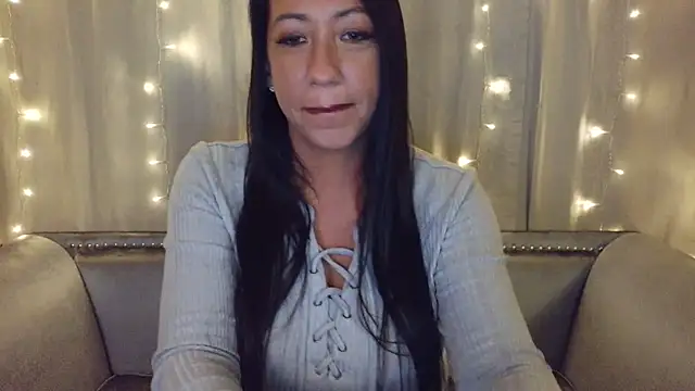 Snapshot of CheyDoll chatting on May 2026 01:45:01 AM CheyDoll online show from May 2026 01:45:01 AM