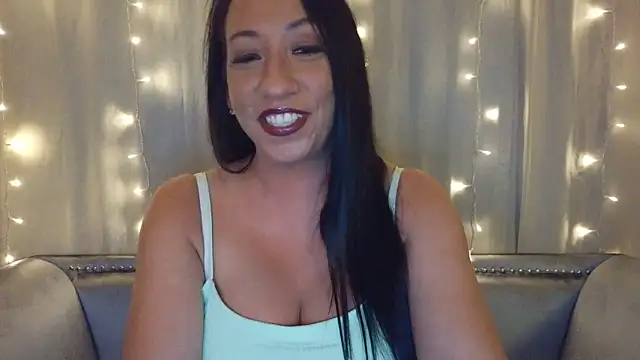 Snapshot of CheyDoll chatting on June 2026 04:03:01 AM CheyDoll online show from June 2026 04:03:01 AM