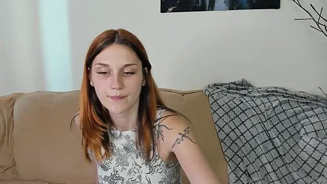 Snapshot of elani_lune chatting on August 2026 03:03:01 PM elani lune online show from August 2026 03:03:01 PM