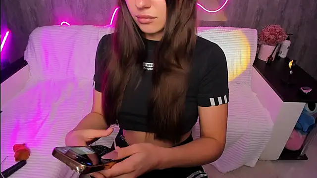 Elle goldman online show from June 2026 04:05:01 PM