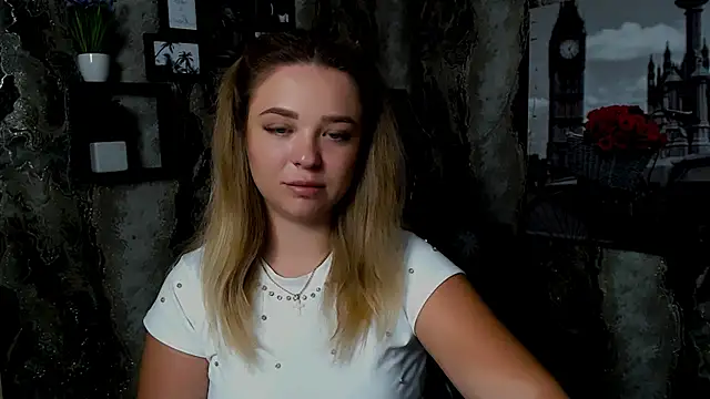 Snapshot of NicoleAura chatting on June 2026 10:35:02 AM NicoleAura online show from June 2026 10:35:02 AM