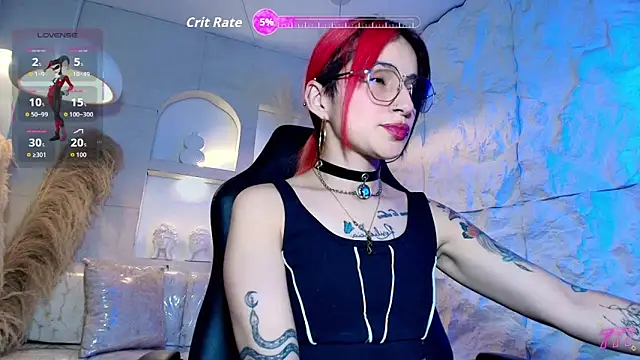 Snapshot of Moon_Red_r chatting on May 2026 08:02:02 PM Moon Red r online show from May 2026 08:02:02 PM