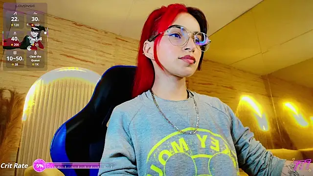 Snapshot of Moon_Red_r chatting on June 2026 12:38:02 PM Moon Red r online show from June 2026 12:38:02 PM
