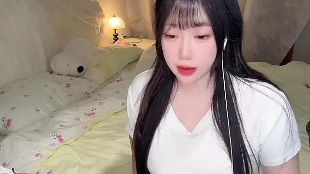 Snapshot of SweetButWildbaby chatting on May 2026 03:51:02 PM SweetButWildbaby online show from May 2026 03:51:02 PM