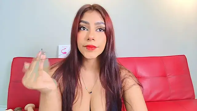 SiennaMoore online show from May 2026 07:44:01 PM