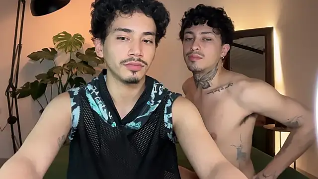 Snapshot of Noah_and_Steven chatting on May 2026 11:32:01 PM Noah and Steven online show from May 2026 11:32:01 PM