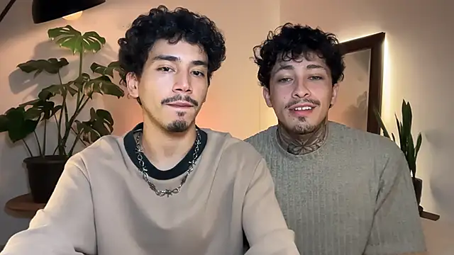 Snapshot of Noah_and_Steven chatting on June 2026 02:57:01 AM Noah and Steven online show from June 2026 02:57:01 AM