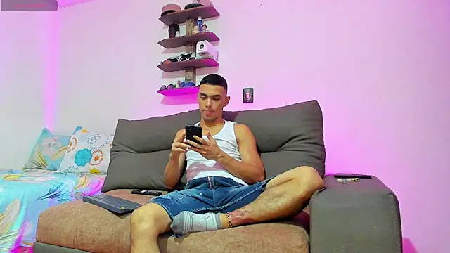 Teo Rave online show from May 2026 01:14:02 AM
