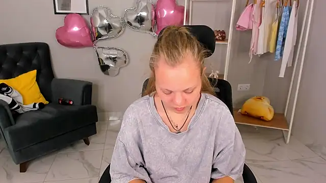 Ellen Mafour online show from April 2026 10:54:01 AM