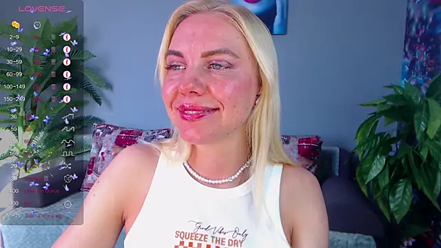 Snapshot of FromRussia chatting on June 2026 01:23:01 AM FromRussia online show from June 2026 01:23:01 AM