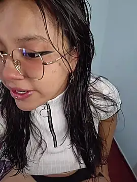 Snapshot of _Juno chatting on July 2026 04:55:01 PM Juno online show from July 2026 04:55:01 PM
