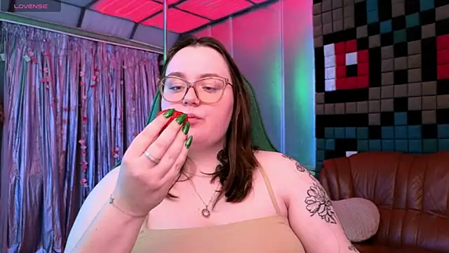 Snapshot of CatherineClaire chatting on May 2026 04:35:01 PM CatherineClaire online show from May 2026 04:35:01 PM