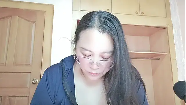 Snapshot of lymm78 chatting on May 2026 01:55:02 AM lymm78 online show from May 2026 01:55:02 AM